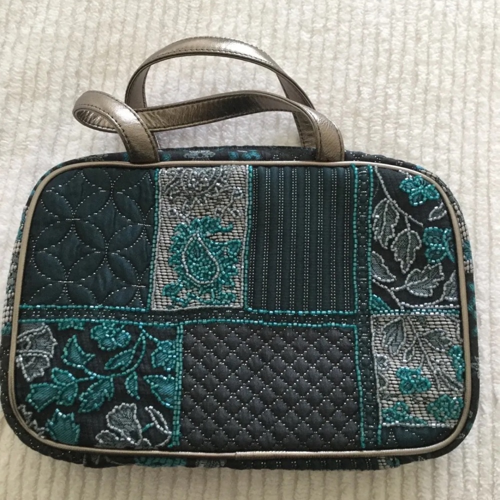 Isabella Fiore Travel Makeup Bag. Quilted and Beaded Multi Compartments NWT - Picture 4 of 11